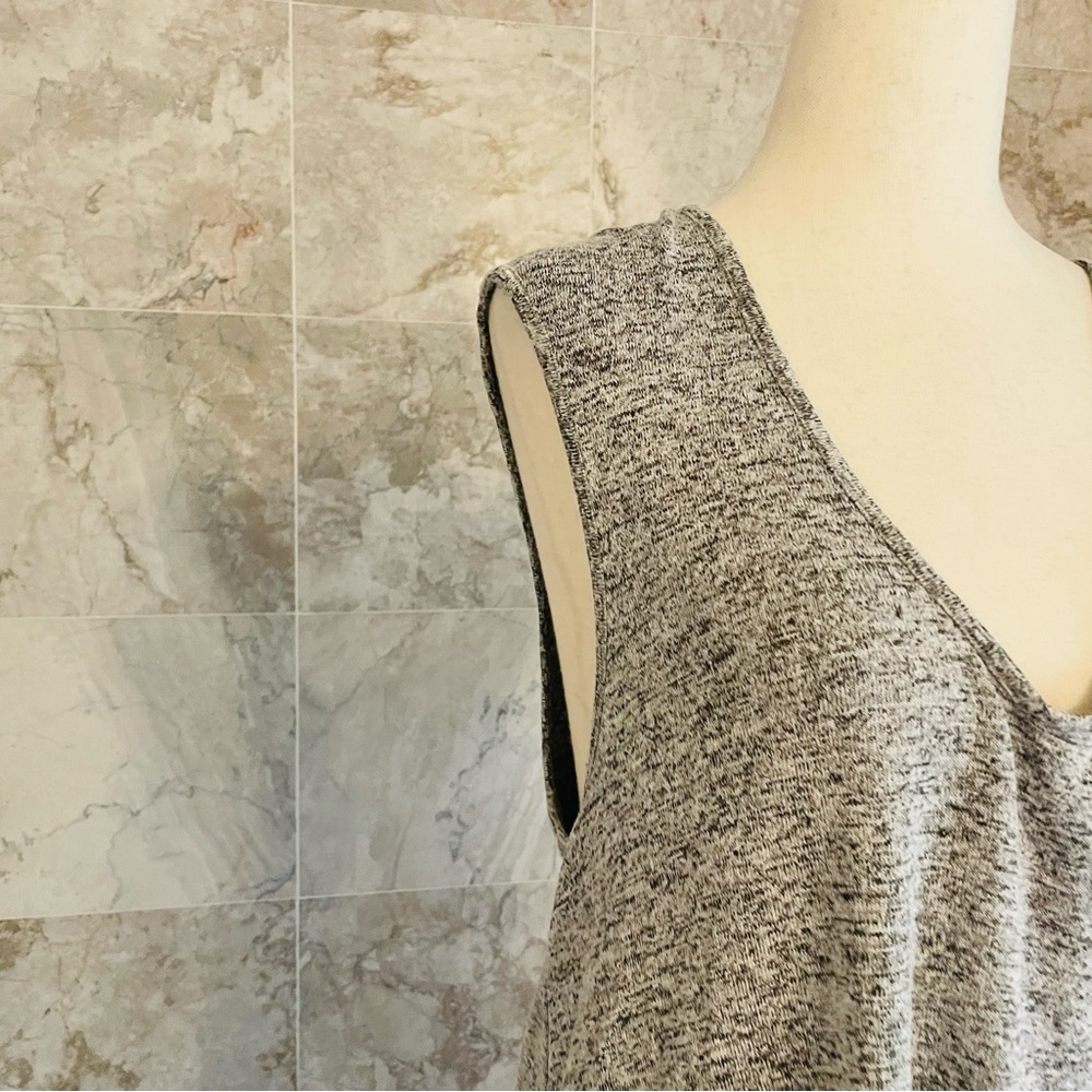 Riller & Fount Plunge Neck Tank Top - Picture 3 of 6